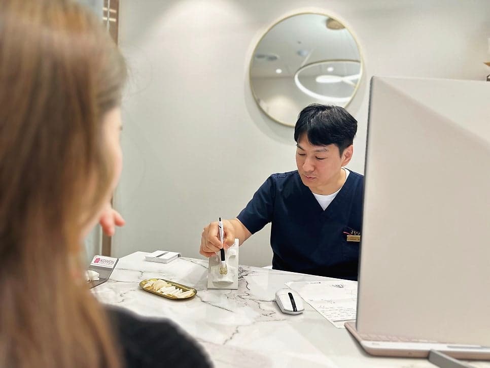 강남 코수술, 가격 차이는 왜 이렇게 클까 — 비용보다 먼저 볼 두 가지 기준 관련 이미지 3/5