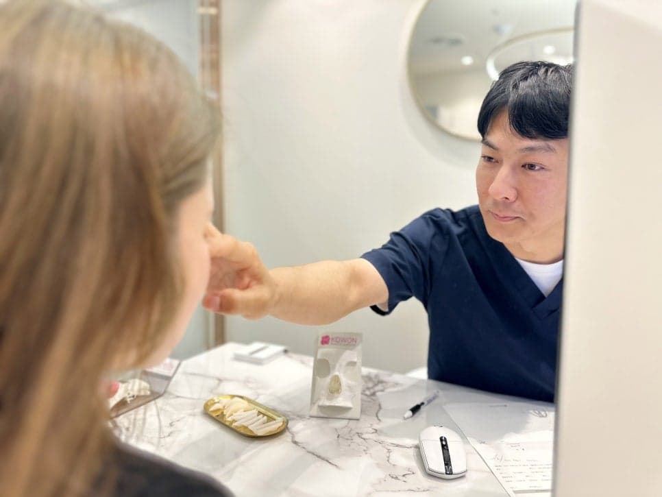 코성형 전후, 짧은 코끝을 비중격 연장술로 개선할 때 확인할 점 관련 이미지 2/9
