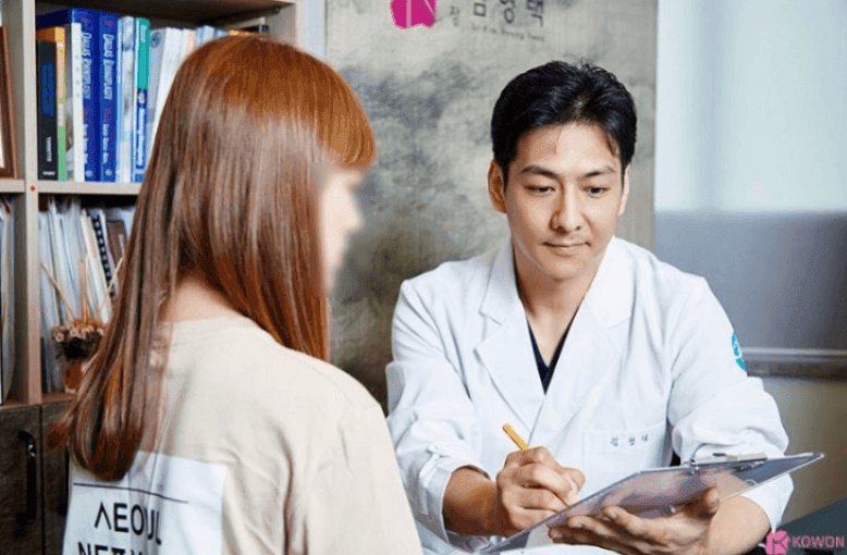 작은코성형에서 입체감을 만드는 세 가지 — 매부리·코끝 길이·전체 연결감 관련 이미지 4/11