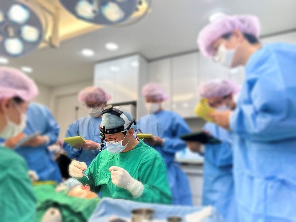 직선코 수술, 사진보다 실물이 밋밋해 보인다면 — T존과 재료를 함께 보는 이유 관련 이미지 8/9