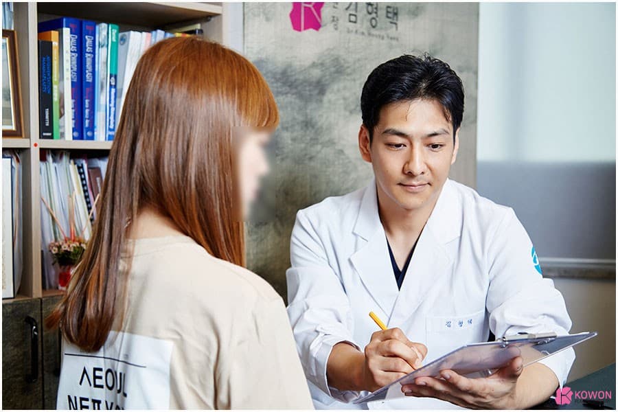 여자코수술로 개선한 콧구멍 짝짝이 교정 사례, 코재수술 고려 포인트 정리 — 코성형 정보 이미지