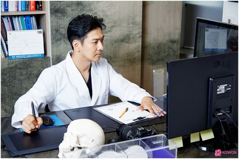 비중격만곡증과 매부리코수술, 복코수술까지 함께 진행한 남자 코 변화 사례 — 코성형 정보 이미지