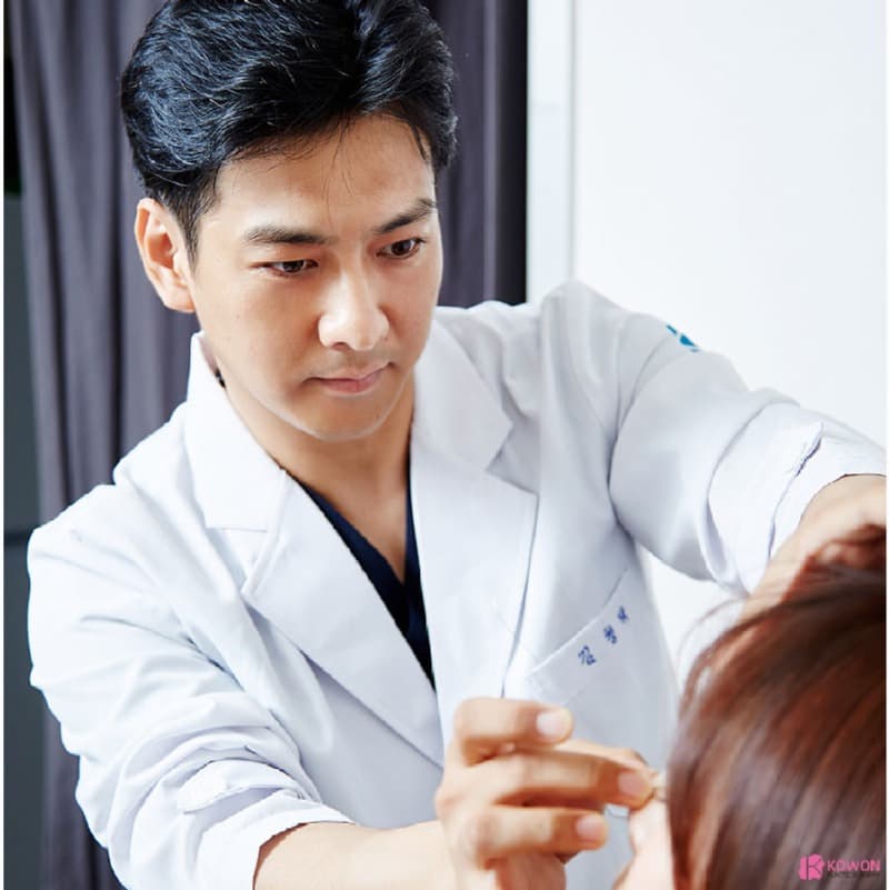남자코성형과 코재수술, 비중격만곡증까지 함께 고려한 사례 — 코성형 정보 이미지